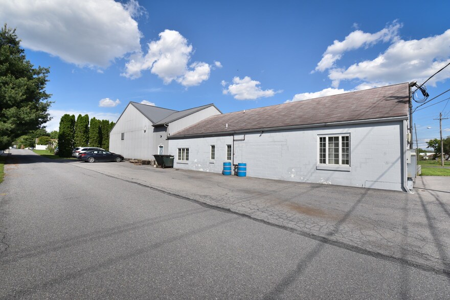 More Photos Of 220 S Maple St, Kutztown Warehouse For Sale