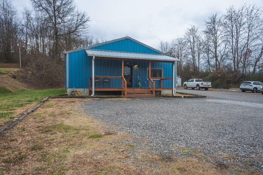 More Photos Of 19462 Lee Hwy, Abingdon General Retail For Sale