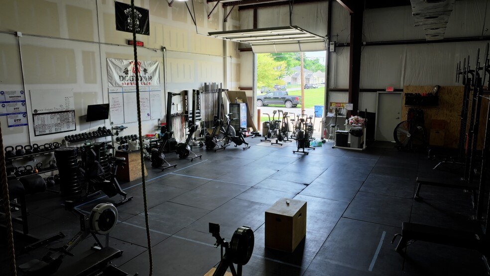 More Photos Of 1112 W 9th St, North Little Rock Warehouse For Sale