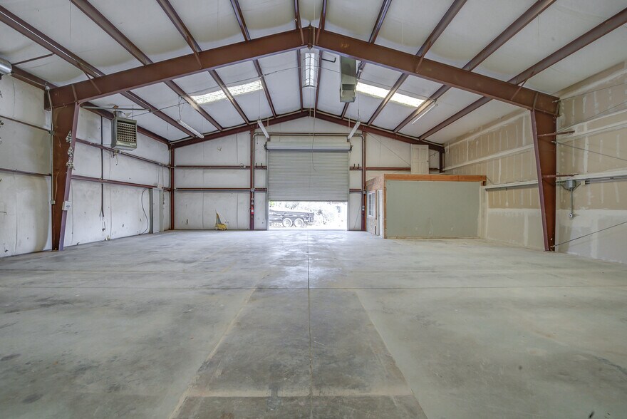 More Photos Of 1671 Zachi Way, Redding Industrial For Lease