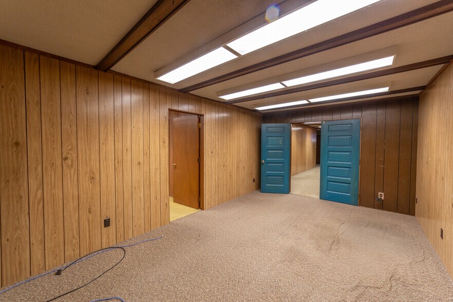 More Photos Of 605 Scott St, Wausau Office For Sale