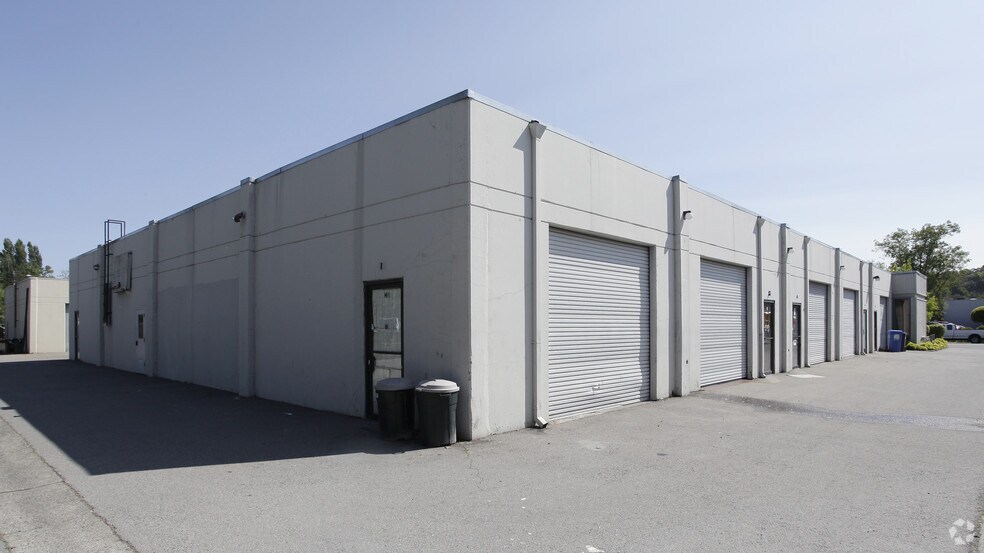 More Photos Of 12 Pamaron Way, Novato Manufacturing For Lease