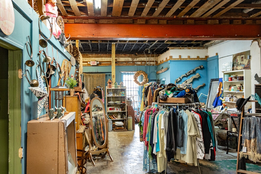 More Photos Of 214 E Main St, Brenham Office Residential For Sale