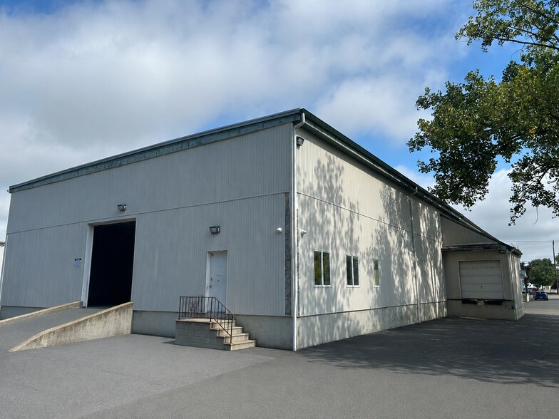 More Photos Of 64 Railroad Ave, Albany Warehouse For Sale
