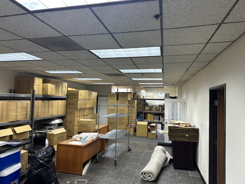 More Photos Of 10742-10752 Noel St, Los Alamitos Light Manufacturing For Sale