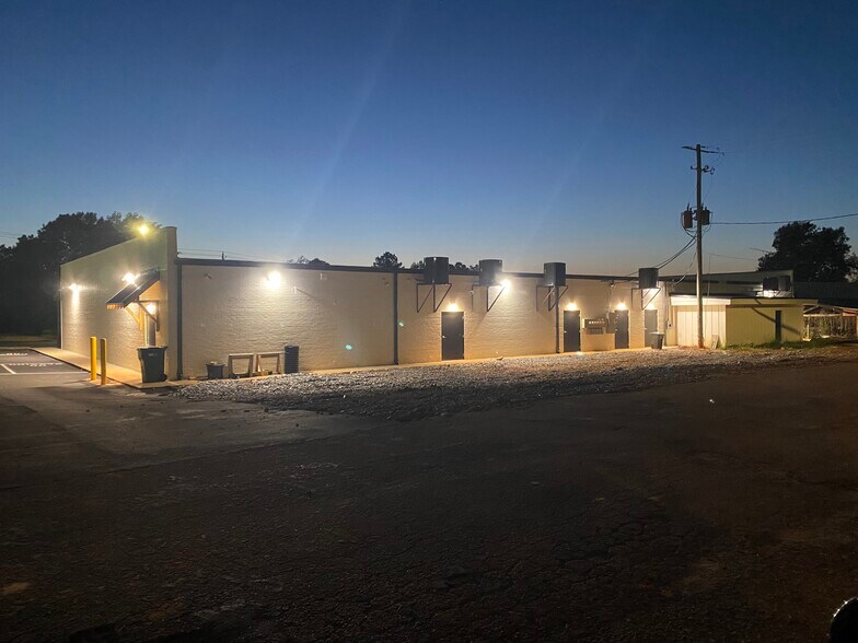 More Photos Of 368 N Broadnax St, Dadeville Storefront Retail Office For Lease