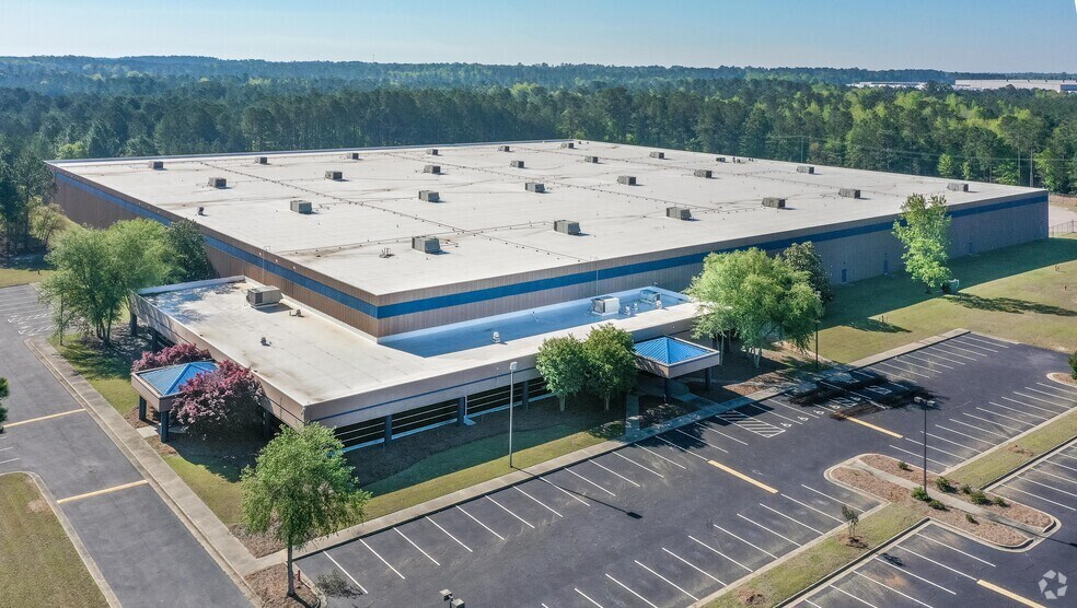 More Photos Of 800 Technology Dr, Fayetteville Distribution For Sale