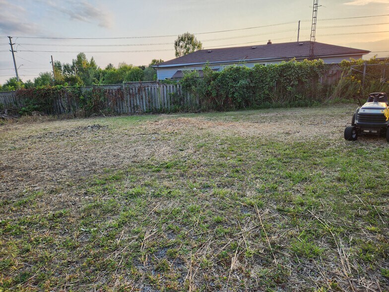 More Photos Of 1465 Harwood Av N, Ajax Land For Lease