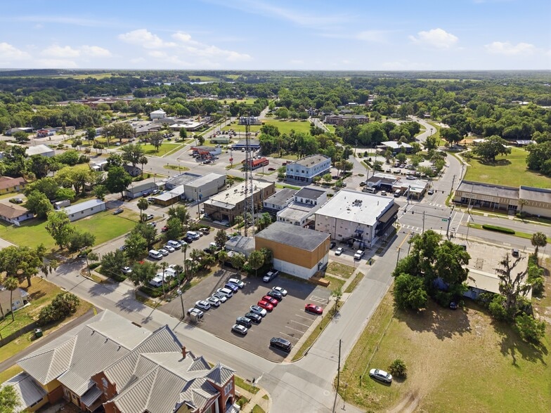 More Photos Of 61 N Central Ave, Umatilla Storefront Retail Office For Sale
