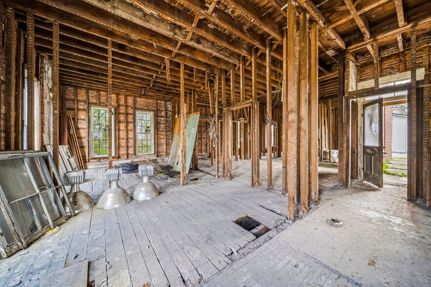 More Photos Of 2699 E Center St, North Kingsville Apartments For Sale