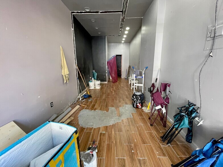 More Photos Of 100 Broadway, Brooklyn Apartments For Lease