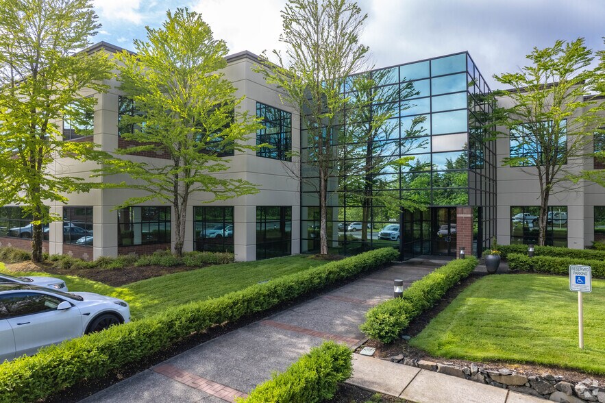 More Photos Of 20816 44th Ave W, Lynnwood Office For Sale