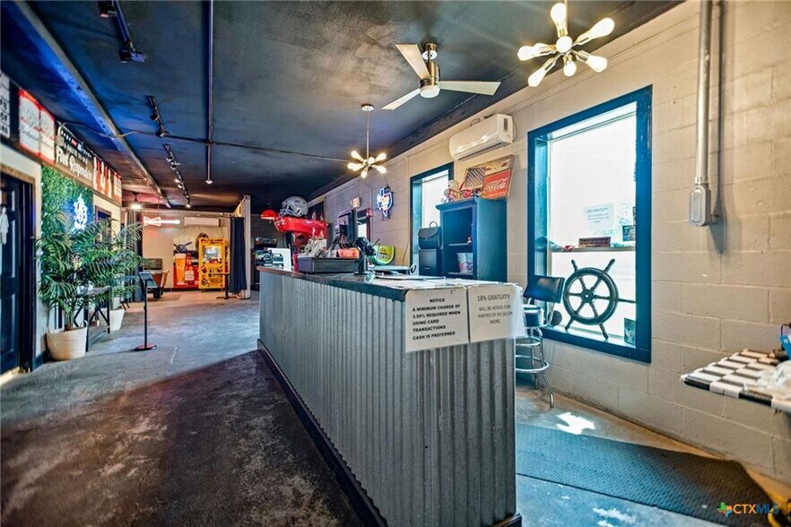 More Photos Of 619 Broadway St, Port Lavaca Restaurant For Sale