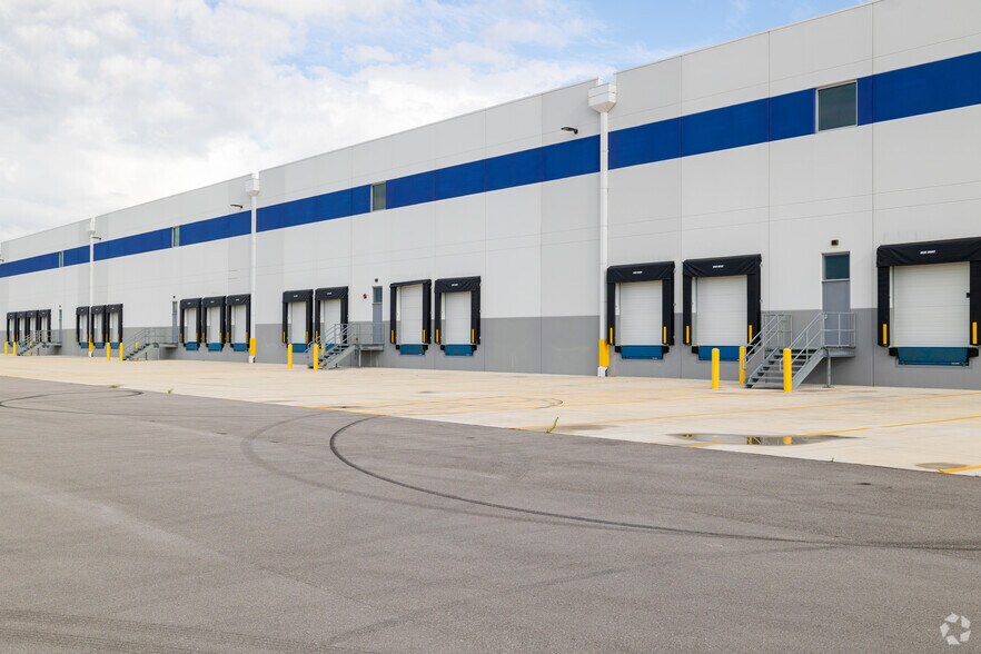 More Photos Of 9450 Piper Rd, Punta Gorda Warehouse For Lease