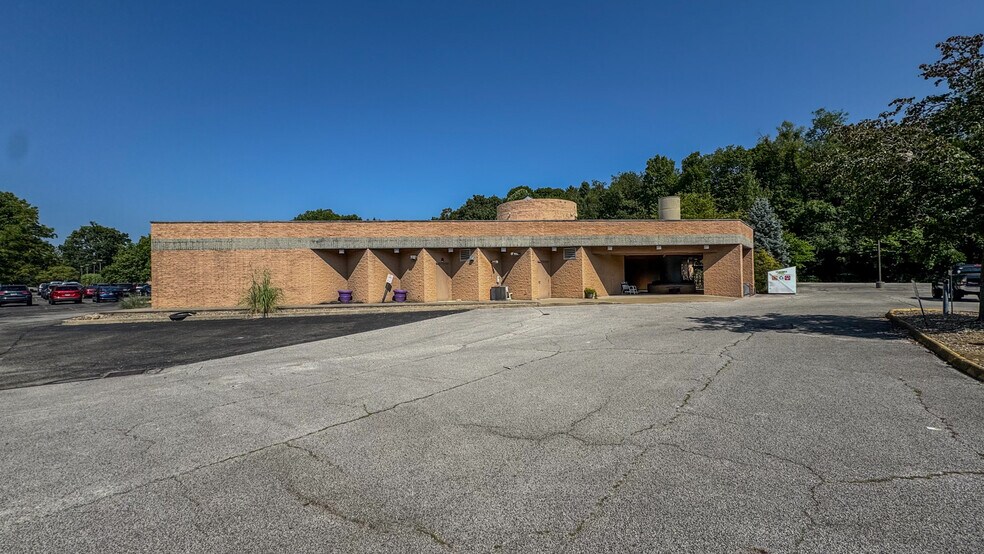More Photos Of 5133 Darrow Rd, Hudson Health Club For Sale