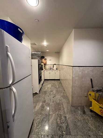 More Photos Of 140-46 Queens Blvd, Jamaica Warehouse For Lease