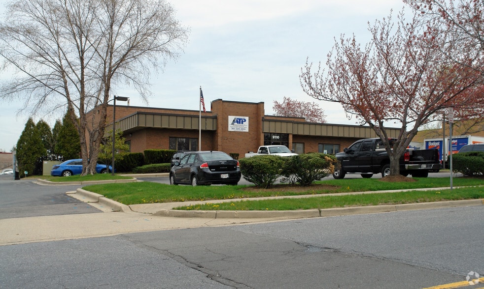 More Photos Of 9110 Edgeworth Dr, Capitol Heights Warehouse For Lease