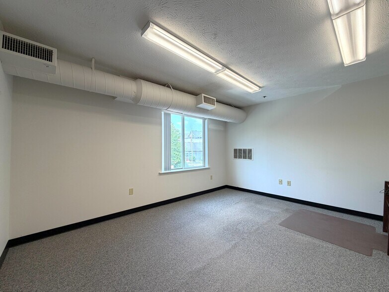 More Photos Of 1565 Main St, Tewksbury Medical For Sale