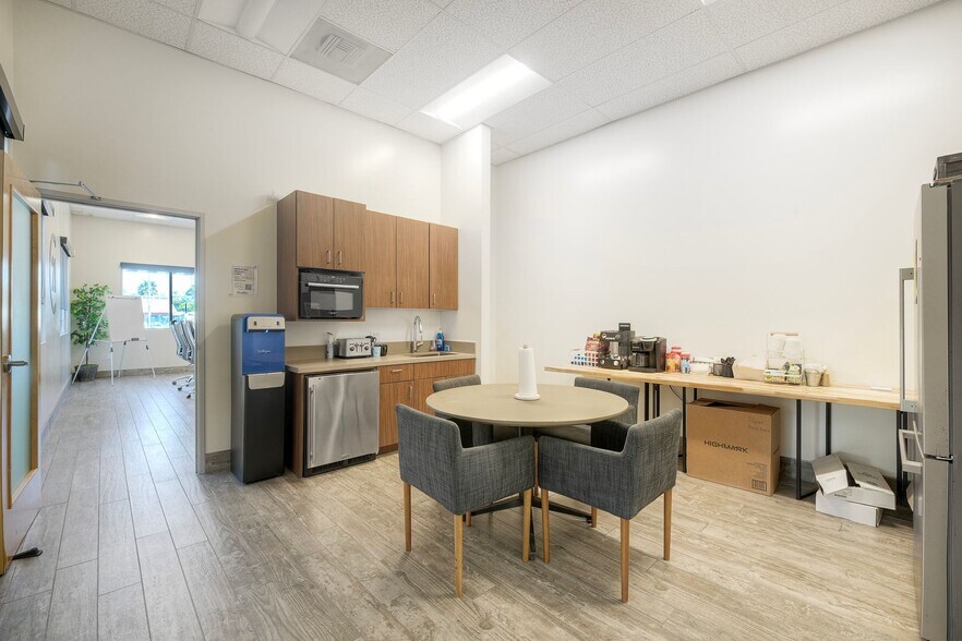More Photos Of 1523 S Coast Hwy, Oceanside Freestanding For Sale