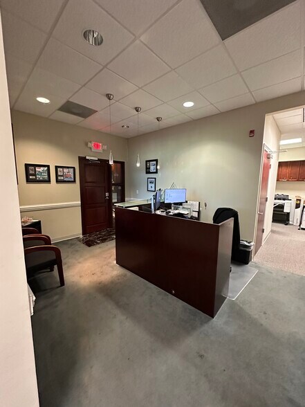 More Photos Of 4371 US Highway 17, Orange Park Office For Lease
