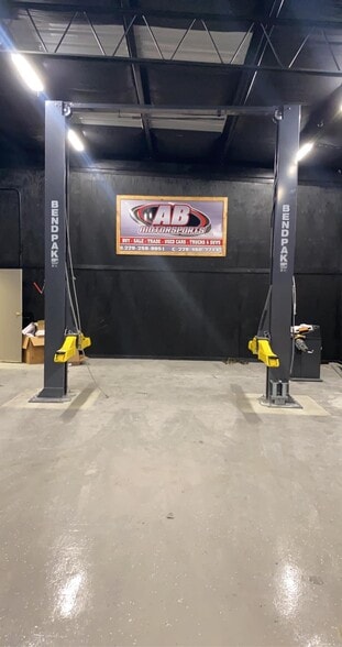 More Photos Of 1201 N Ashley St, Valdosta Auto Repair For Sale