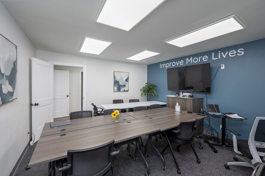 More Photos Of 830 Sharon Ave E, Moses Lake Office For Sale