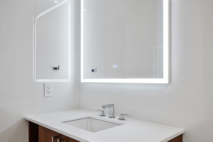 More Photos Of 400 S Old Woodward Ave, Birmingham Apartments For Sale