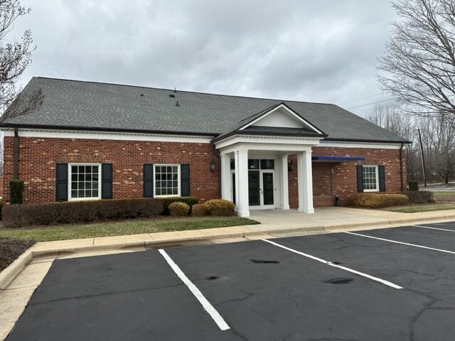 More Photos Of 231 W Kings Hwy, Eden Office For Sale