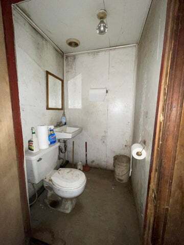 More Photos Of 40 Bradley Cove rd, Russellville Flex For Sale