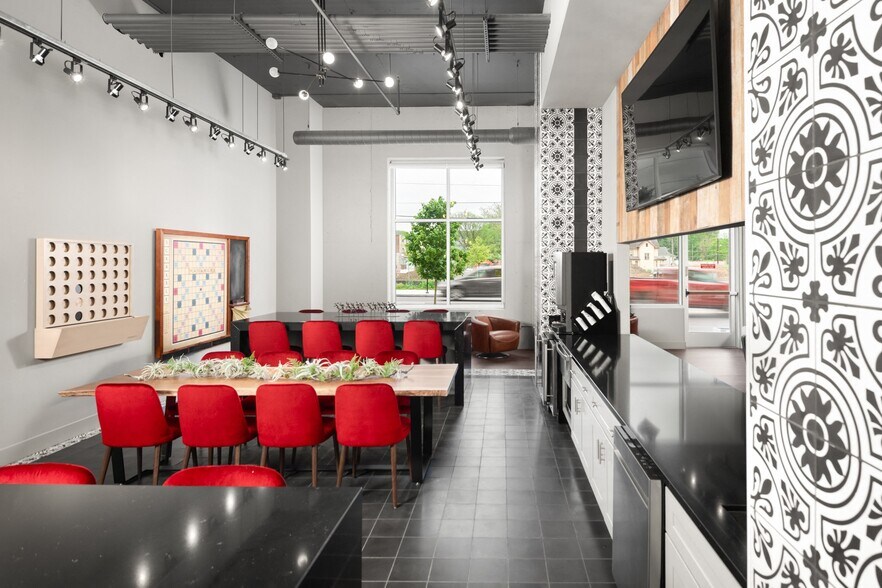 More Photos Of 5829 Madison Rd, Cincinnati Apartments For Lease