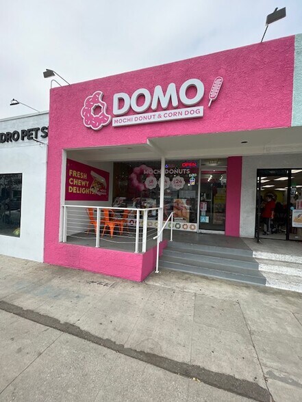 Primary Photo Of 7215-7217 Melrose Ave, Los Angeles Restaurant For Lease