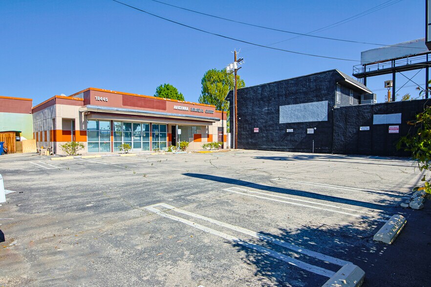 More Photos Of 18445 Vanowen St, Reseda Medical For Sale