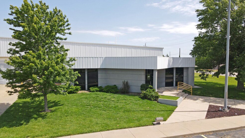 More Photos Of 22425 D St, Winfield Industrial For Sale