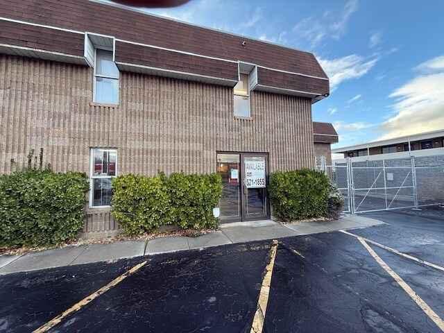 More Photos Of 3330 S 300 W, Salt Lake City Showroom For Lease