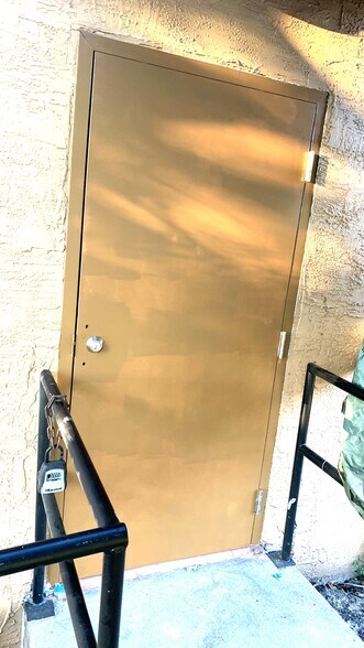 More Photos Of 1018 Union, Selma Storefront Retail Residential For Sale