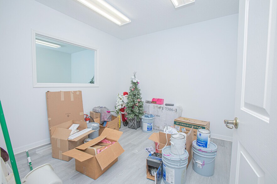 More Photos Of 3206-3208 Hillsdale Ln, Kissimmee Medical For Lease