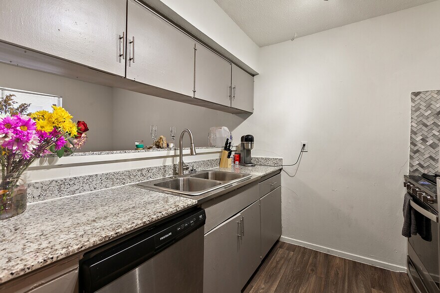 More Photos Of , Austin Multifamily For Sale