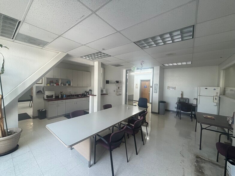 More Photos Of 1230 Bordeaux Dr, Sunnyvale Light Manufacturing For Lease