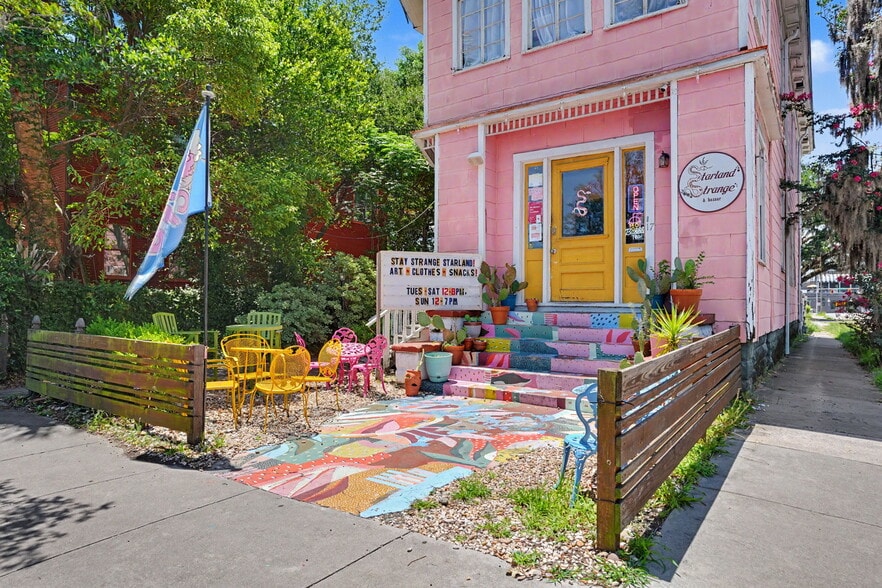 More Photos Of 17 W 41st St, Savannah Freestanding For Sale