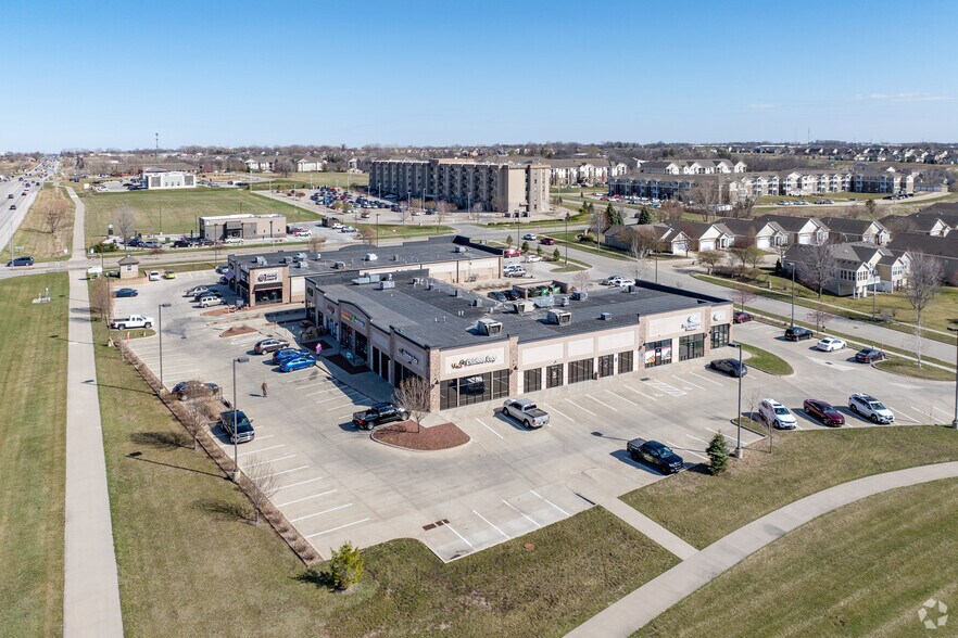 More Photos Of 1325 SW Oralabor Rd, Ankeny General Retail For Sale