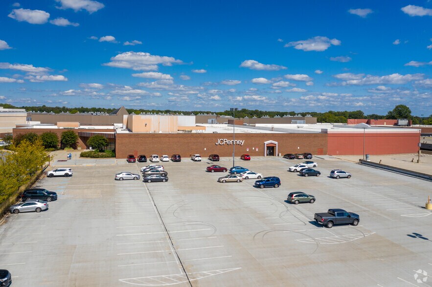 More Photos Of 11750-11925 Fair Oaks Mall, Fairfax Unknown For Lease