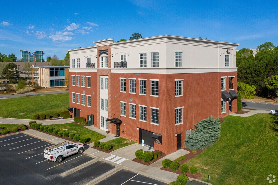 Primary Photo Of 19720 Jetton Rd, Cornelius Coworking Space