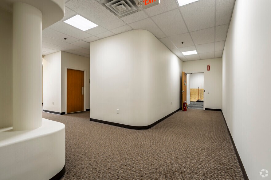 More Photos Of 8161 Executive Ct, Lansing Medical For Lease