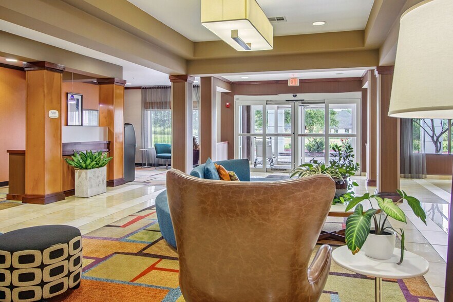 More Photos Of 2107 SE Washington Blvd, Bartlesville Hotel For Sale