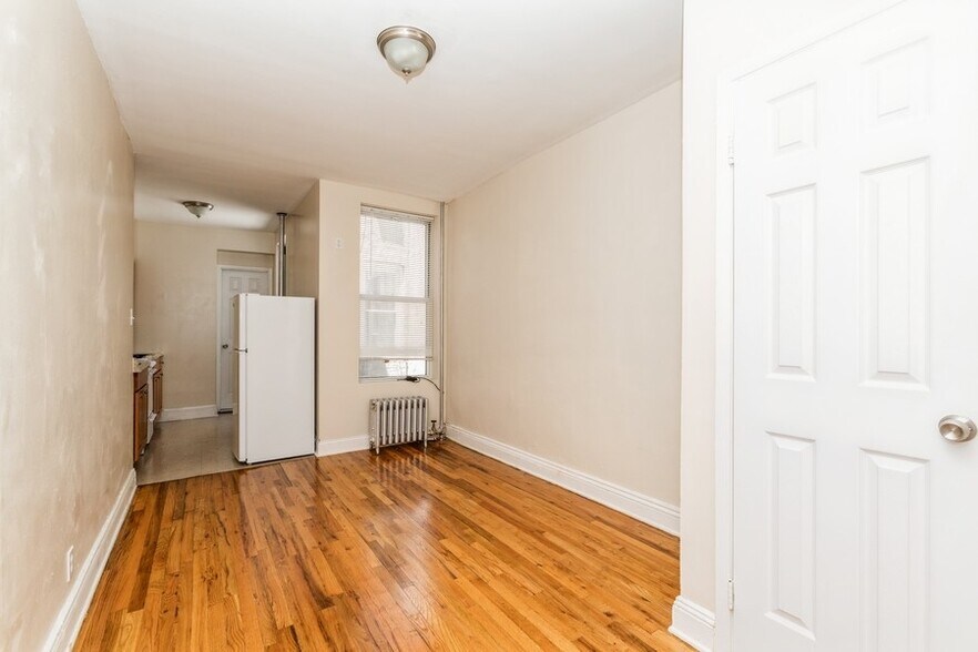 More Photos Of 4132 53rd St, Woodside Apartments For Sale