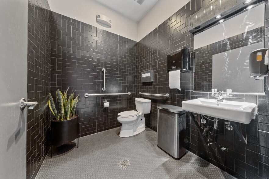 More Photos Of 553 California Ave, Boulder City Restaurant For Sale