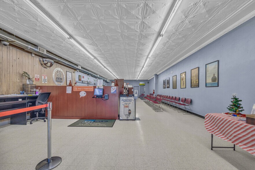 More Photos Of 62 Doyle St, Toccoa Storefront Retail Office For Sale