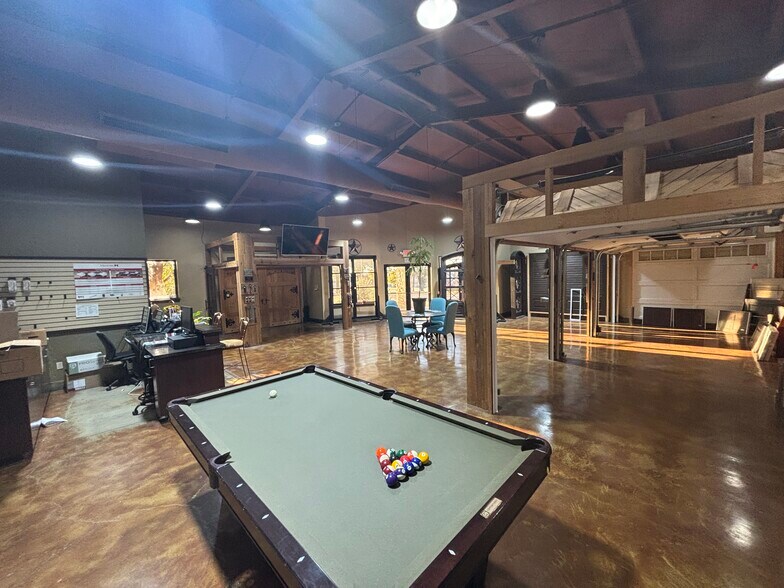 More Photos Of 3625 Valley Vista Dr, Fort Worth Warehouse For Sale