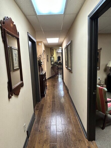More Photos Of 4735-4739 Spottswood Ave, Memphis Medical For Lease