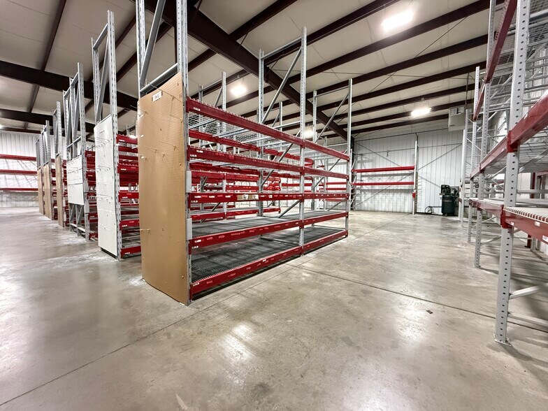 More Photos Of 10435 Bronzewood Dr, Dubuque Warehouse For Sale